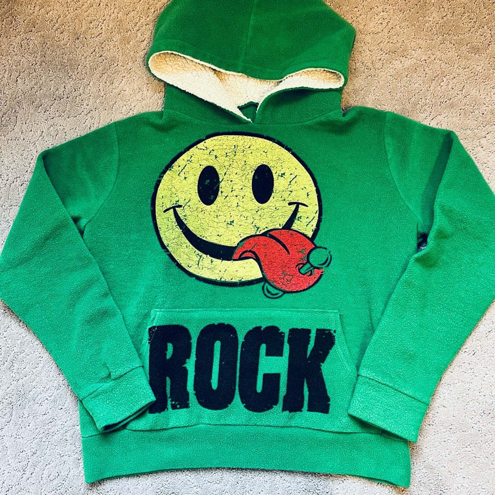 Cozy vintage Green Hoodie with Smiley Face Design